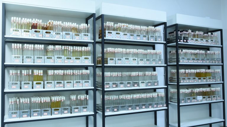 Sample display cabinets in Plamed‘s lab